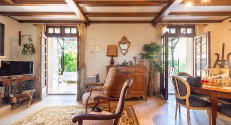 Souillac Town Centre – Town House in Excellent Condition with Garden, Garage and Self-Contained Apartment.