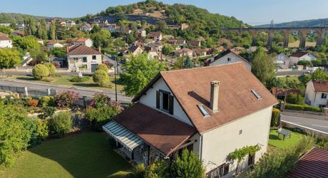 Souillac Town Centre – Town House in Excellent Condition with Garden, Garage and Self-Contained Apartment.