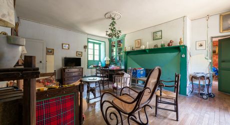 VALLÉE DE LA DORDOGNE – CARLUX – PROPRIÉTÉ DE CARACTÈRE EN PIERRE AVEC 4 BÂTIMENTS ET 3,5 HA DE TERRAIN
