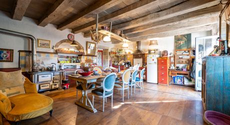 COEUR DE CAUSSE – ENSEMBLE IMMOBILIER DE CARACTERE AVEC DEUX MAISONS, PISCINE, DEPENDANCES ET PLUS D’1 HECTARE DE TERRAIN