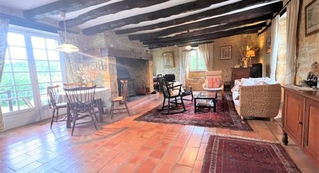 RAVISSANTE PROPRIÉTÉ SUR COUR AVEC 2 MAISONS INDÉPENDANTES EN PIERRE (2 LITS ET 1 LIT) SUR 2,4 ACRES, PRÈS DE ST POMPON, DANS UN CADRE SUPERBE ET TRANQUILLE AVEC DE JOLIES VUES. PF90320