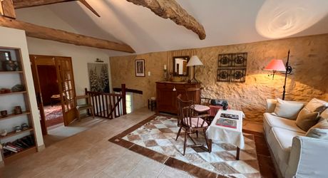 RAVISSANTE PROPRIÉTÉ SUR COUR AVEC 2 MAISONS INDÉPENDANTES EN PIERRE (2 LITS ET 1 LIT) SUR 2,4 ACRES, PRÈS DE ST POMPON, DANS UN CADRE SUPERBE ET TRANQUILLE AVEC DE JOLIES VUES. PF90320