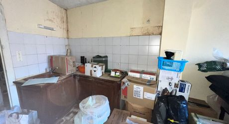 MAISON DE VILLE (135 M²) SUR 3 NIVEAUX DANS LA VIBRANTE BOURGADE RIVERAINE DU BUGUE – TOUT SE FAIT À PIED ! NÉCESSITE UNE RÉNOVATION COMPLÈTE, AVEC UN SUPERBE POTENTIEL. PF90329