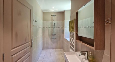 SUPERBLY LOCATED, AN 18TH CENTURY BEAUTIFUL DOMAIN OF 200SQM MAIN HOUSE, FARM HOUSE TO BE RESTORED, 2 LARGE BARNS, SWIMMING POOL, ON 28 GLORIOUS ARCES.  DEP0243