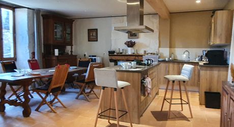 SUPERBLY LOCATED, AN 18TH CENTURY BEAUTIFUL DOMAIN OF 200SQM MAIN HOUSE, FARM HOUSE TO BE RESTORED, 2 LARGE BARNS, SWIMMING POOL, ON 28 GLORIOUS ARCES.  DEP0243