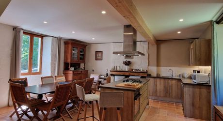 SUPERBLY LOCATED, AN 18TH CENTURY BEAUTIFUL DOMAIN OF 200SQM MAIN HOUSE, FARM HOUSE TO BE RESTORED, 2 LARGE BARNS, SWIMMING POOL, ON 28 GLORIOUS ARCES.  DEP0243