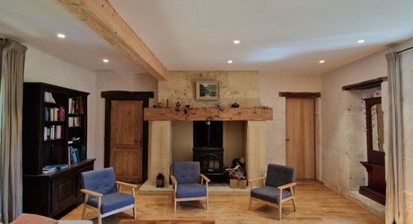 SUPERBLY LOCATED, AN 18TH CENTURY BEAUTIFUL DOMAIN OF 200SQM MAIN HOUSE, FARM HOUSE TO BE RESTORED, 2 LARGE BARNS, SWIMMING POOL, ON 28 GLORIOUS ARCES.  DEP0243