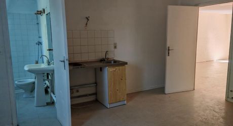 Périgord Noir, bourg très touristique, Murs et Fonds de commerce 