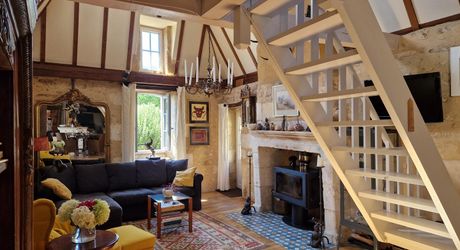 Maison du 18ème siècle magnifiquement restaurée avec gîte, chambre d'hôtes et piscine