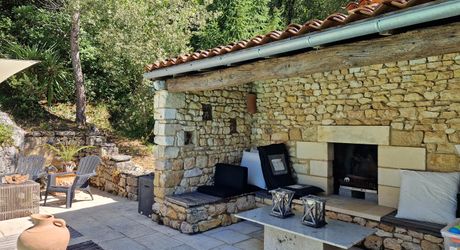 Maison du 18ème siècle magnifiquement restaurée avec gîte, chambre d'hôtes et piscine