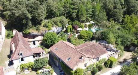 Maison du 18ème siècle magnifiquement restaurée avec gîte, chambre d'hôtes et piscine