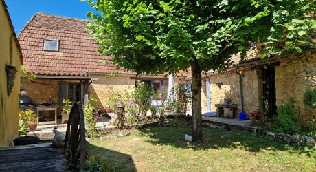 Maison du 18ème siècle magnifiquement restaurée avec gîte, chambre d'hôtes et piscine