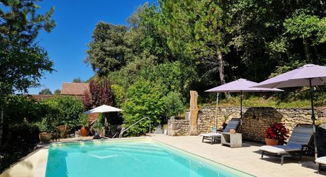 Maison du 18ème siècle magnifiquement restaurée avec gîte, chambre d'hôtes et piscine