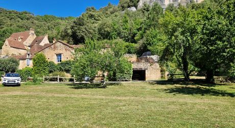 Maison du 18ème siècle magnifiquement restaurée avec gîte, chambre d'hôtes et piscine