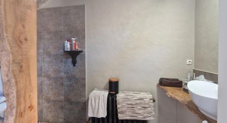 Maison du 18ème siècle magnifiquement restaurée avec gîte, chambre d'hôtes et piscine