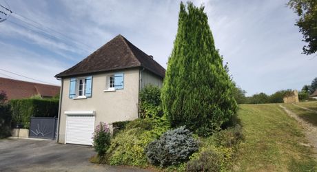 Maison périgourdine de plain pied et sa piscine au calme