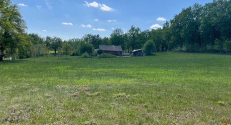 Terrain de 4000 m2 viabilisé sur la commune de Saint Vincent de Connezac