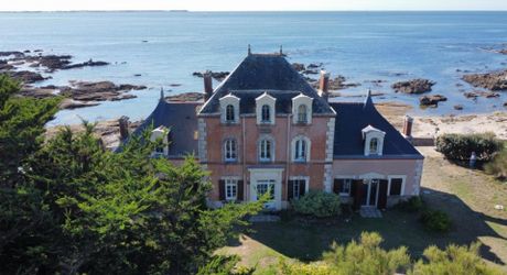 Situation exceptionnelle pour cette propriété de famille en première ligne face à l'océan