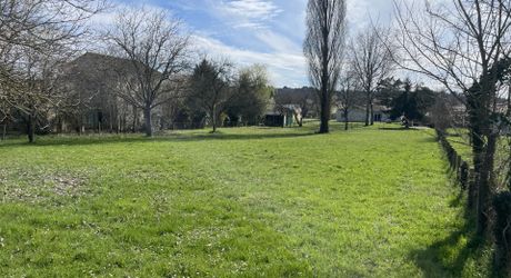 Terrain plat constructible de 1357 m2 Chancelade