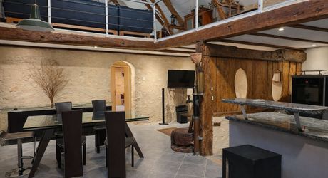  Une grange de caractère rénovée, non loin d'un cours d'eau