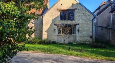  Une grange de caractère rénovée, non loin d'un cours d'eau