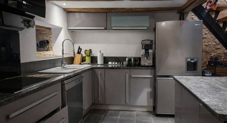  Une grange de caractère rénovée, non loin d'un cours d'eau