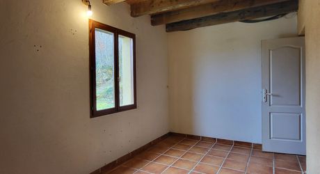 Maison périgourdine à vendre de 112m² avec 4 chambres dont une de plain-pied et jolie vue sur la vallée.