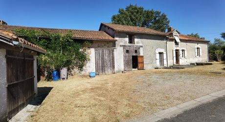 Old stone farmhouse with its garden and 2 hectares of land