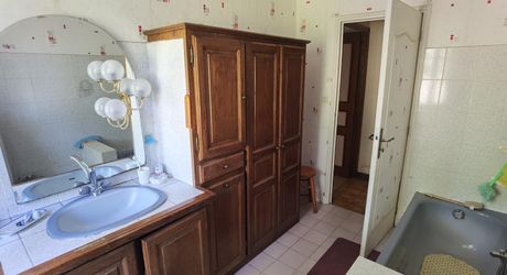 Old stone farmhouse with its garden and 2 hectares of land