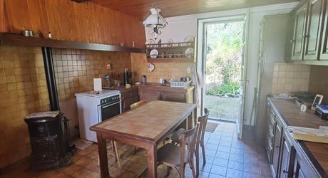 Old stone farmhouse with its garden and 2 hectares of land