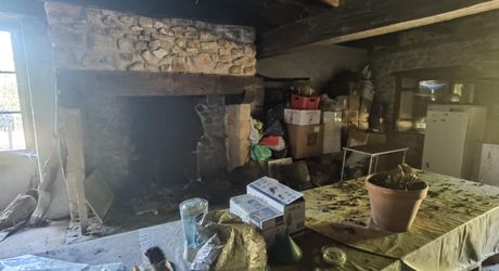 Old stone farmhouse with its garden and 2 hectares of land