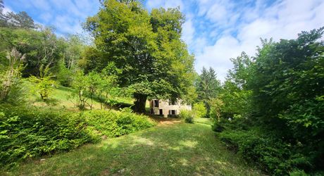 Maison périgourdine et belle vue sur 1,2 hectare