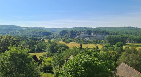 Situation privilégiée pour cette propriété avec vue sur la Vallée de la Vézère