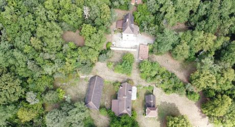 Situation privilégiée pour cette propriété avec vue sur la Vallée de la Vézère