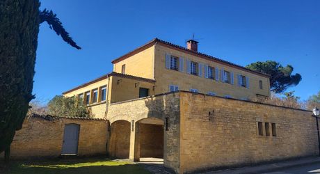 Magnifique demeure de 5 chambres avec locaux professionnels, piscine et vue - Périgord Noir