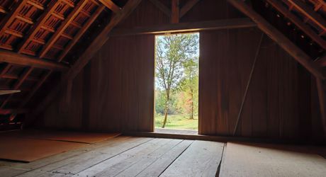 Moulin et ses 2 maisons isolés au coeur des bois