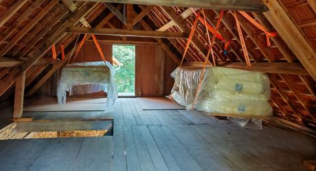 Moulin et ses 2 maisons isolés au coeur des bois