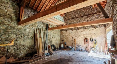Moulin et ses 2 maisons isolés au coeur des bois