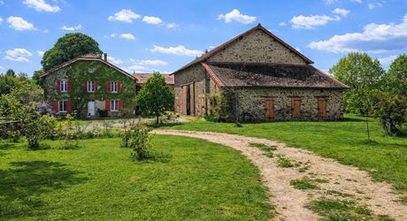 Corps de ferme avec 8 hectares et dépendances – Parc Périgord Limousin