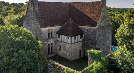 Propriété de caractère du XVe - XVIe siècle – Vue dominante et 11 hectares de nature préservée