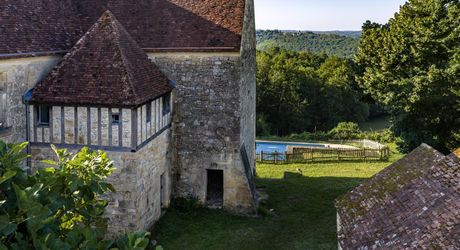 Propriété de caractère du XVe - XVIe siècle – Vue dominante et 11 hectares de nature préservée