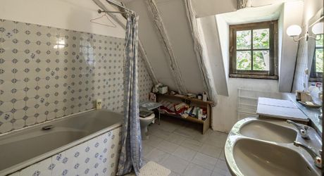 Propriété de caractère du XVe - XVIe siècle – Vue dominante et 11 hectares de nature préservée