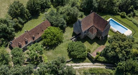 Propriété de caractère du XVe - XVIe siècle – Vue dominante et 11 hectares de nature préservée