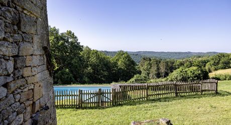Propriété de caractère du XVe - XVIe siècle – Vue dominante et 11 hectares de nature préservée