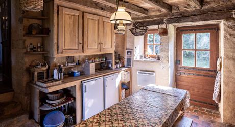 Propriété de caractère du XVe - XVIe siècle – Vue dominante et 11 hectares de nature préservée