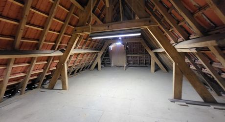 Corps de ferme en U et ses 15 hectares de bois et de pré