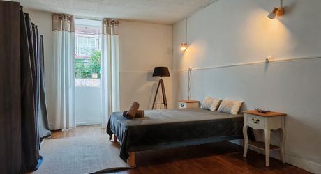 Ancien relais de poste de 8 chambres et sa grange sur 2100m² de terrain