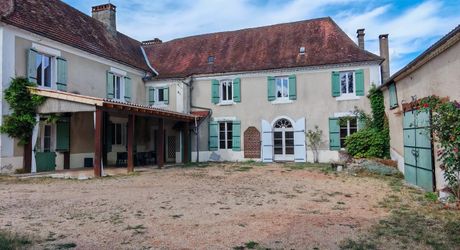 Ancien relais de poste de 8 chambres et sa grange sur 2100m² de terrain