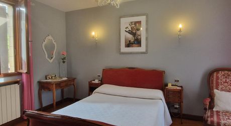 Les Eyzies - Maison périgourdine avec maison d'amis, piscine, garages et joli parc