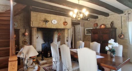 Les Eyzies - Maison périgourdine avec maison d'amis, piscine, garages et joli parc